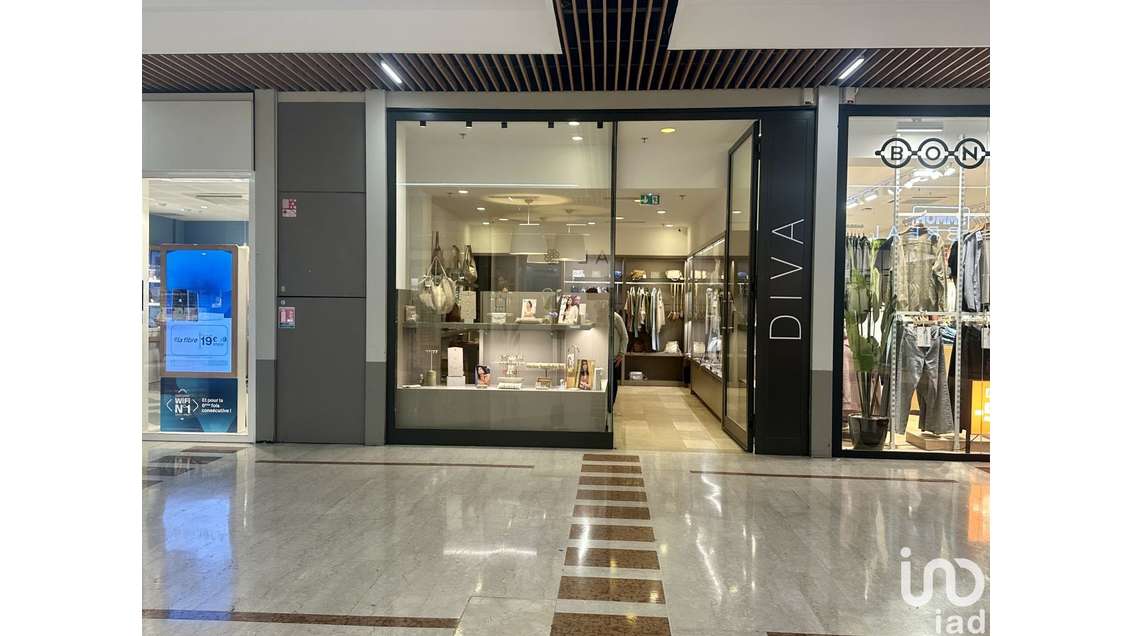 AV superbe boutique bijoux St-Clément-de-Rivière