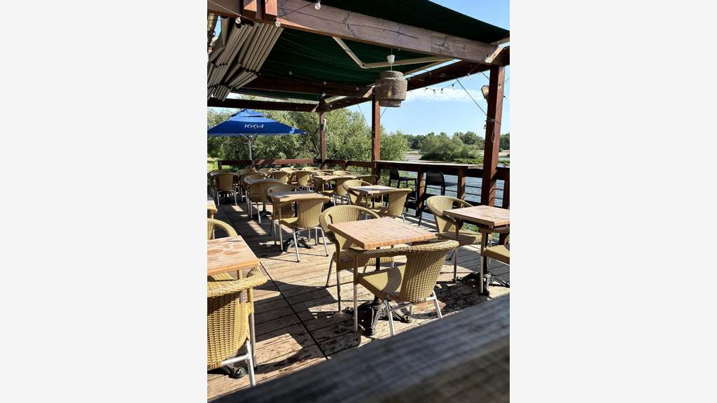 Vente bar restaurant de 275m² au pied de Sancerre