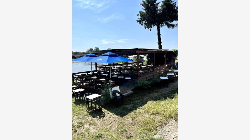 Vente bar restaurant de 275m² au pied de Sancerre