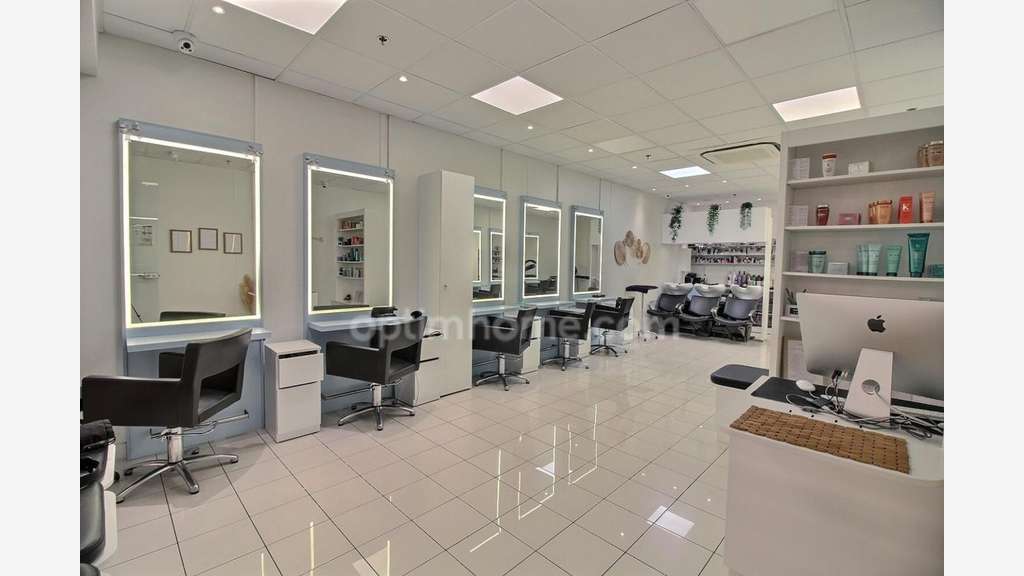 AV FDC salon de coiffure galerie marchande à Flins