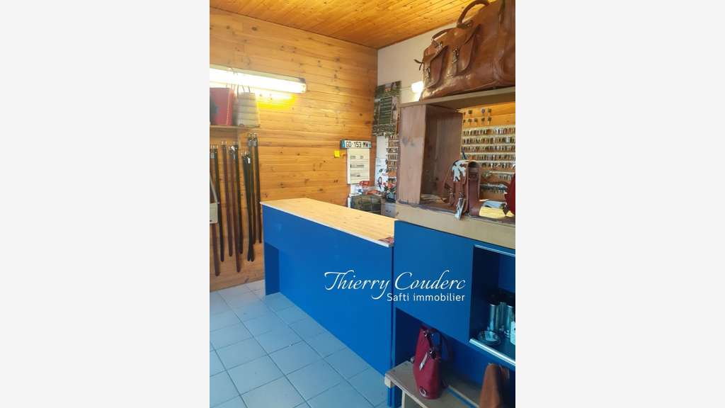 Cordonnerie, maroquinerie zone commerciale Sarlat
