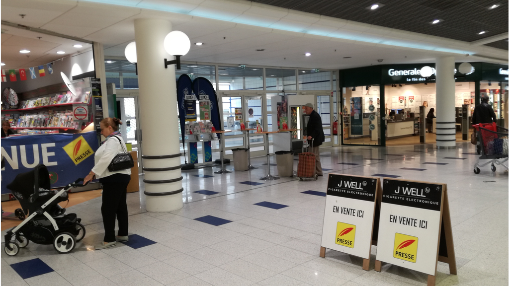 AV presse FDJ PMU 60m² Créteil centre commercial