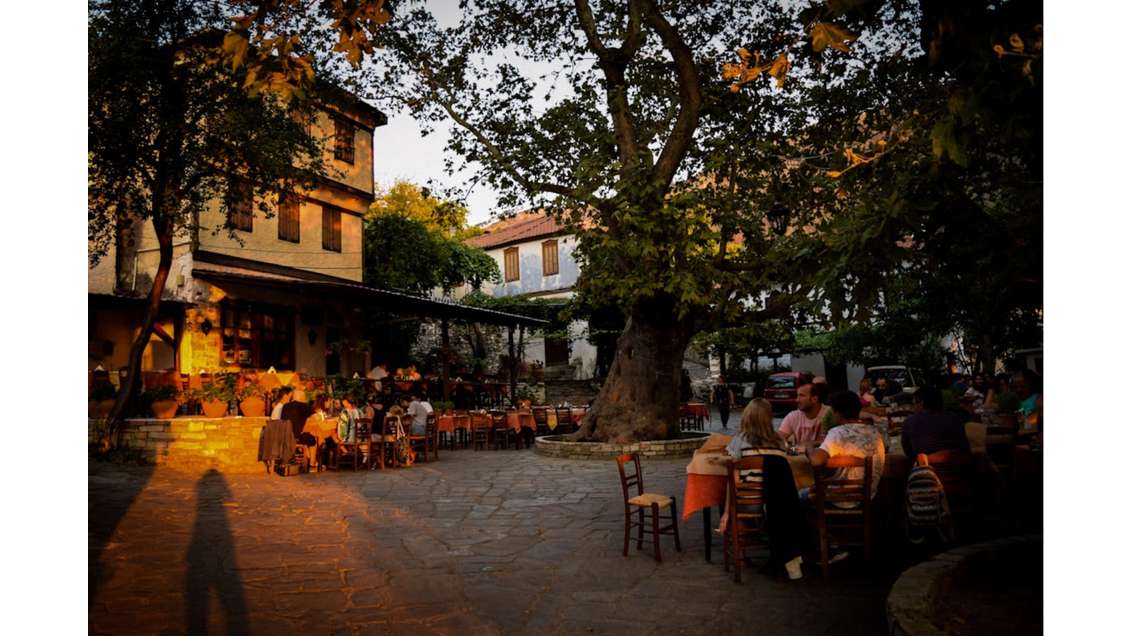 Opportunité restaurant bar licence 4  à Trets