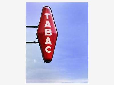 AV tabac presse loto PMU dans village du Vaucluse