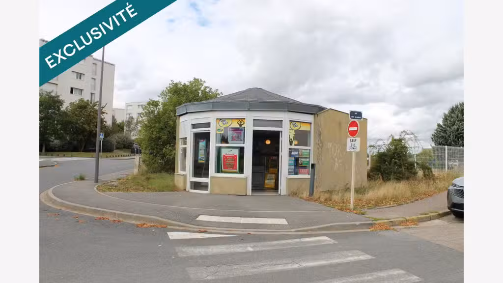 kiosque FDJ et PMU et depot de pains et BONBONS