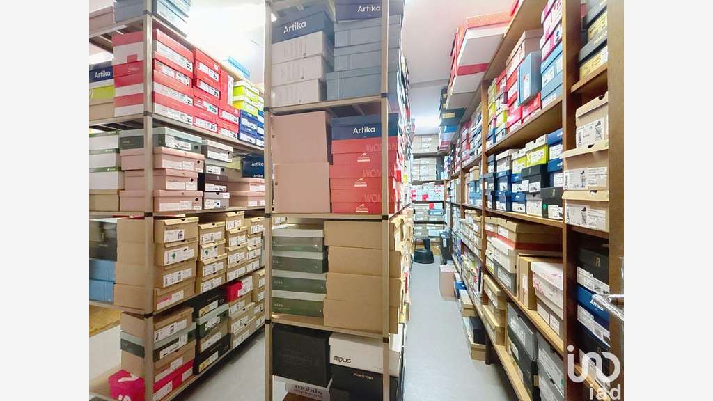Vente magasin de chaussures à Verdun