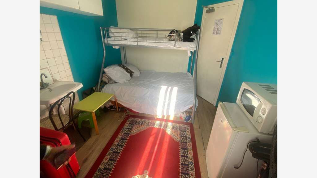 Vente hôtel 18N° murs+fdc à Alfortville