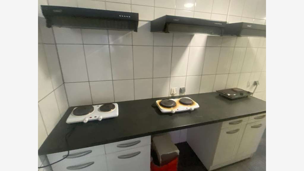 Vente hôtel 18N° murs+fdc à Alfortville