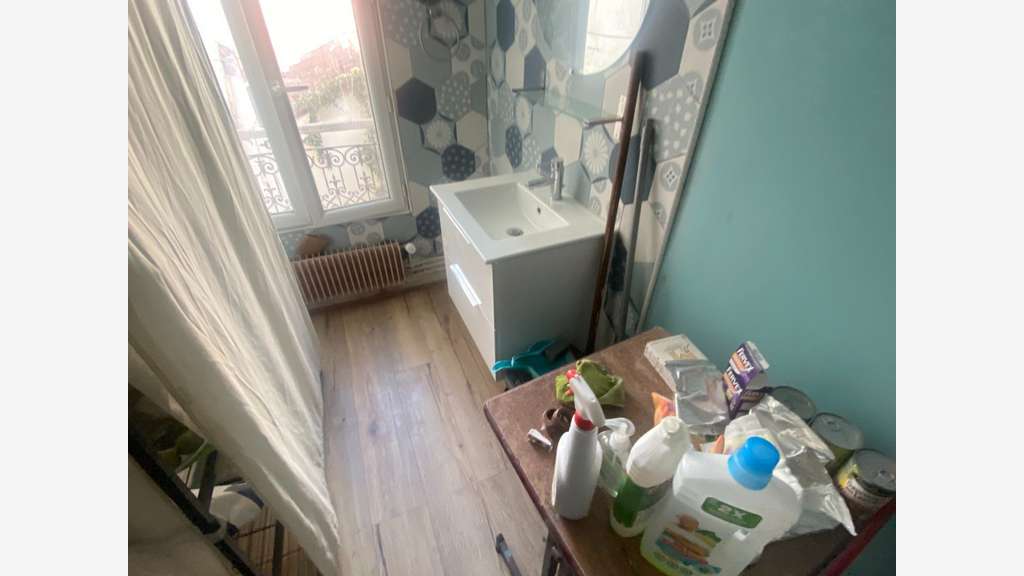 Vente hôtel 18N° murs+fdc à Alfortville