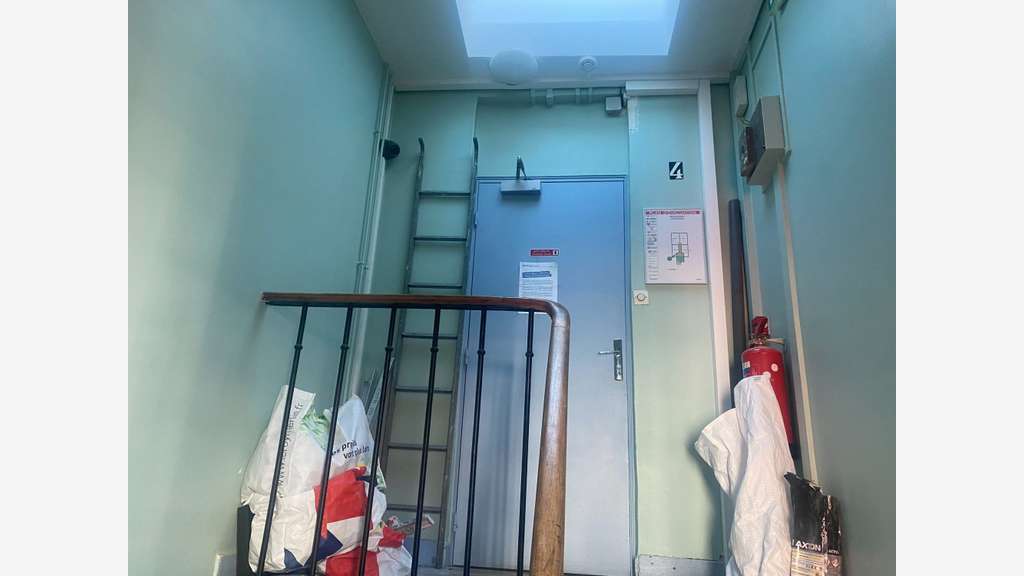 Vente hôtel 18N° murs+fdc à Alfortville