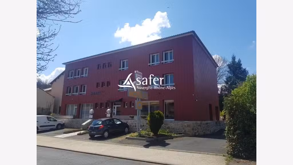 Vente hôtel ** + appartement de fonction Mazeyrat