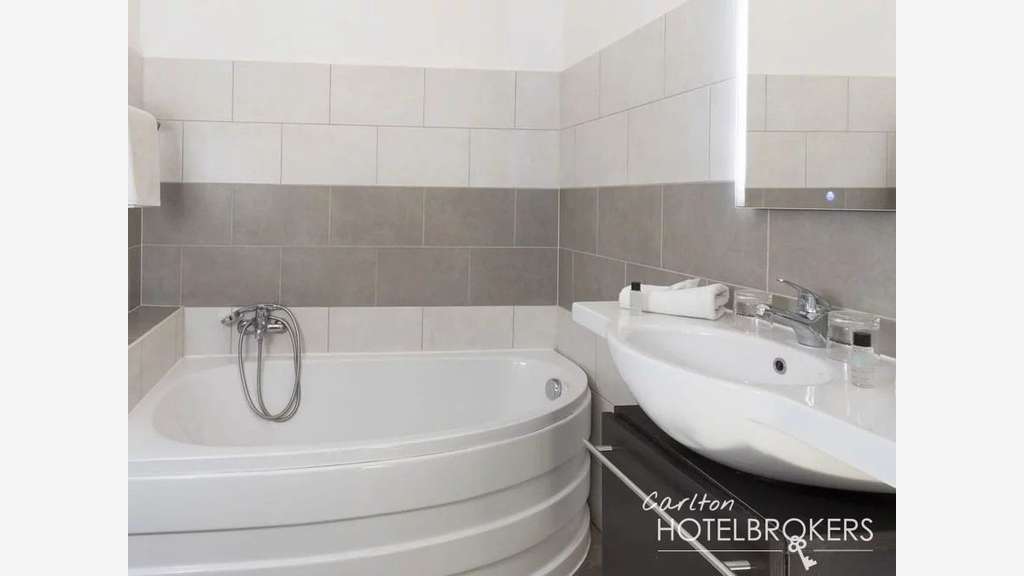 Hotel bureau*** A pied de la plage