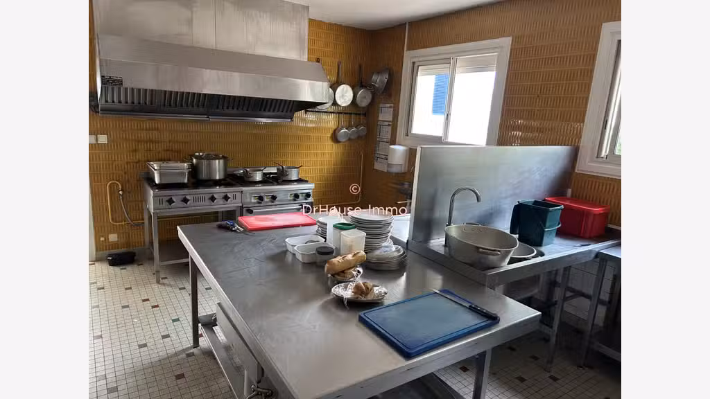 16000 ANGOULEME A VENDRE UN ENSEMBLE IMMOBILIER