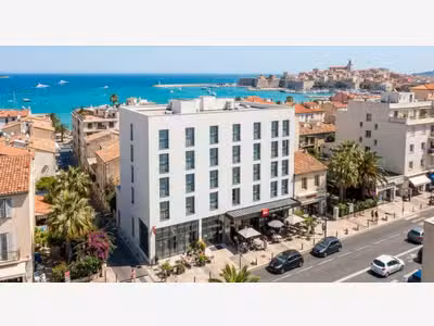 A vendre 1 680 000 euros le Fonds de commerce d'un