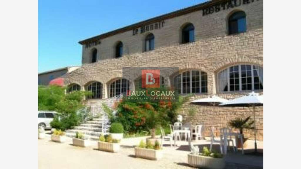 Complexe hôtel et logements à vendre dans le 84