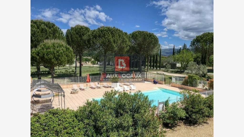 Complexe hôtel et logements à vendre dans le 84