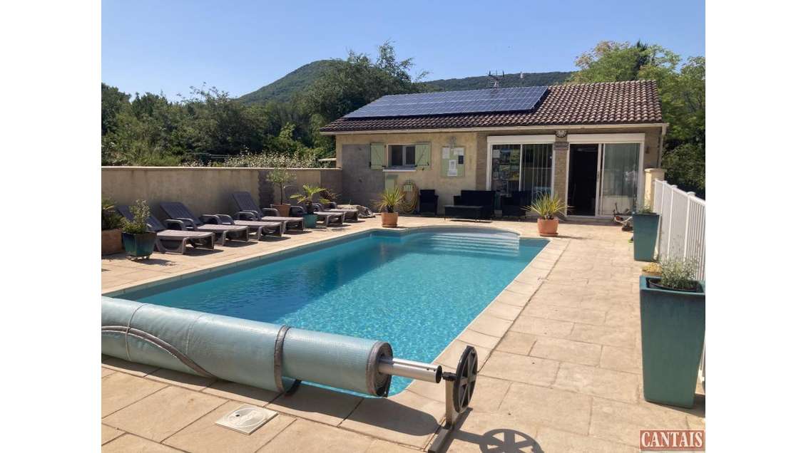 Vente 3 gîtes avec piscine 1900m² en Ardèche