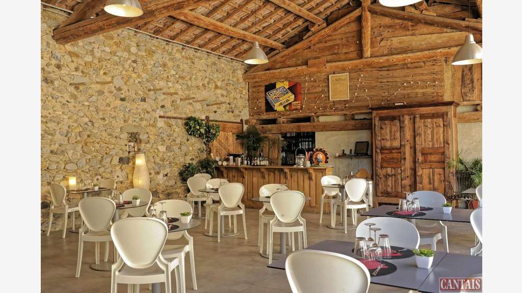 Vente Gîte dans Ancienne ferme restaurée Ardèche