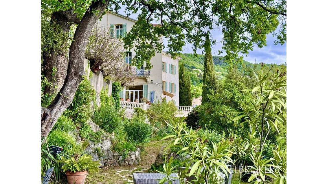 Vente hôtel restaurant en arrière pays cannois