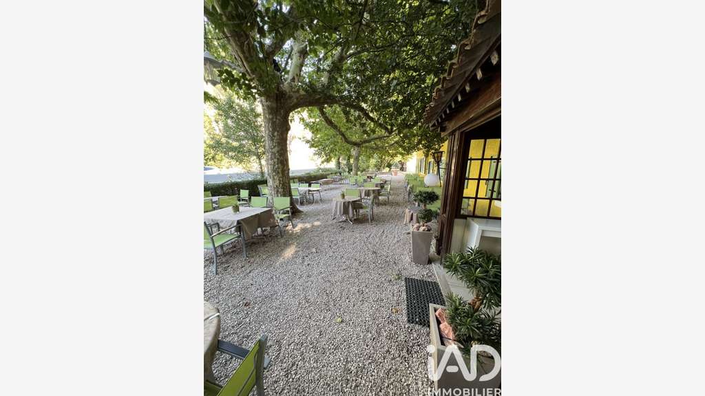 AV murs et fonds hôtel-restaurant 24ha St-Zacharie