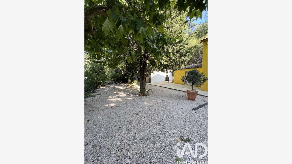 AV murs et fonds hôtel-restaurant 24ha St-Zacharie