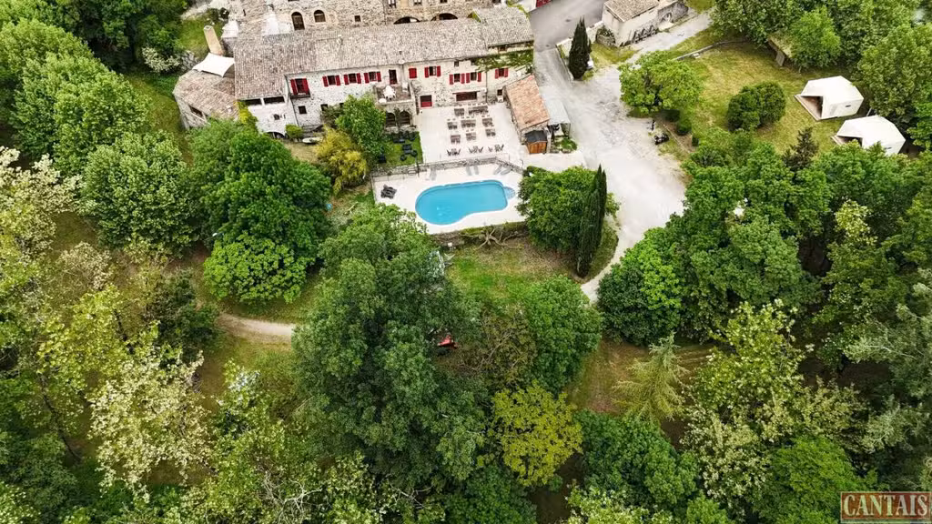 Vente charmant camping avec gîte en Ardèche
