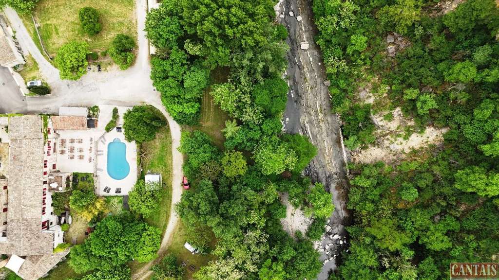 Vente charmant camping avec gîte en Ardèche