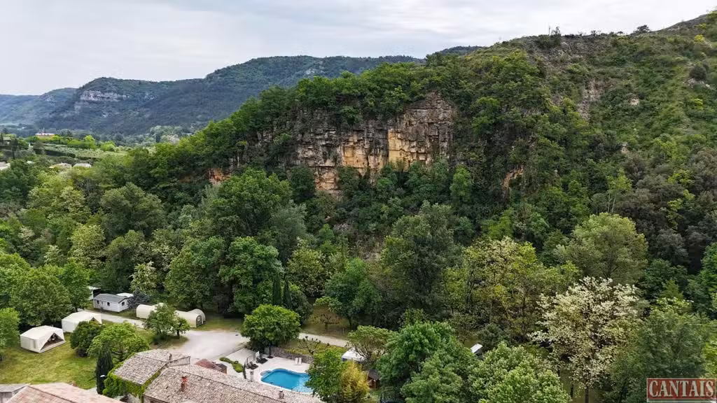Vente charmant camping avec gîte en Ardèche