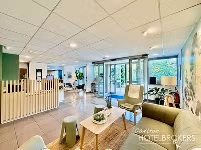AV hôtel clientèle business en très bon état -13