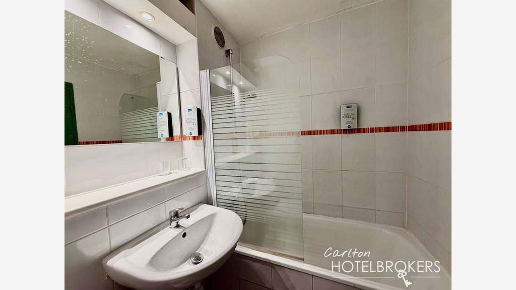 AV hôtel clientèle business en très bon état -13