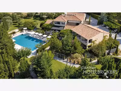 Vente ensemble hôtelier de standing aux Alpilles
