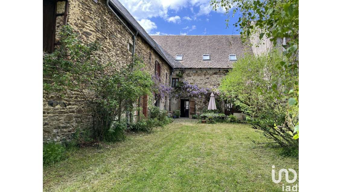 Hôtel à Bourg-Lastic