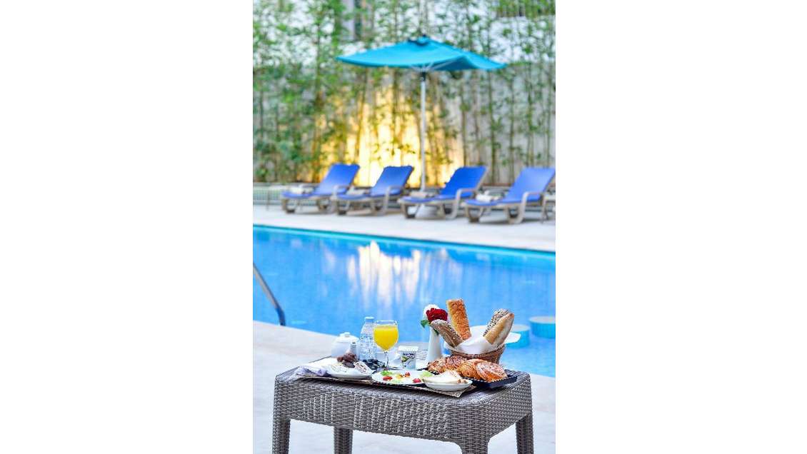 Vente hôtel bureau emplacement n°1 face mer 17