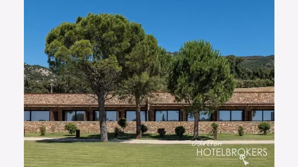 Vente hôtel **** spa proche frontière en Catalogne