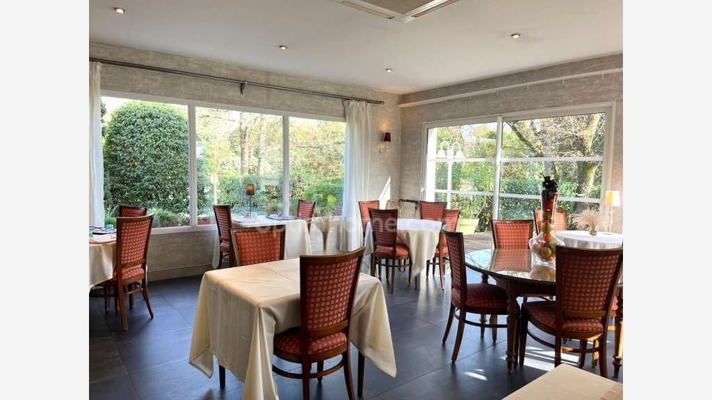 AV hôtel moderne *** restaurant à Châteaubernard