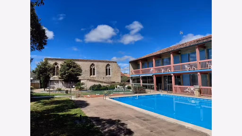 Fonds et murs hôtel à vendre sur Condom (32)