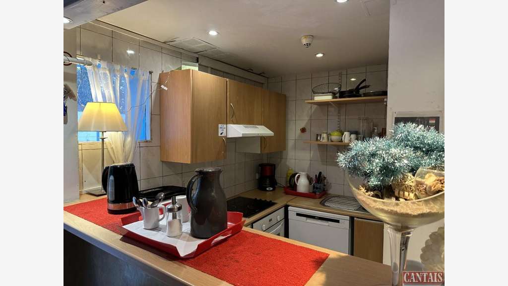 Vente hôtel bureau proche mer sur la Côte d'Azur