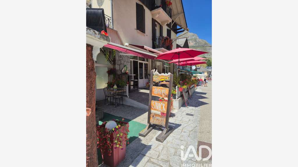 Vente hôtel murs et fdc de 451m² à Gavarnie