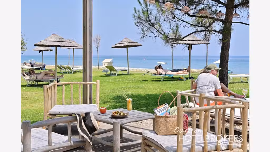 AV hôtel **** restaurant sur une plage de Corse
