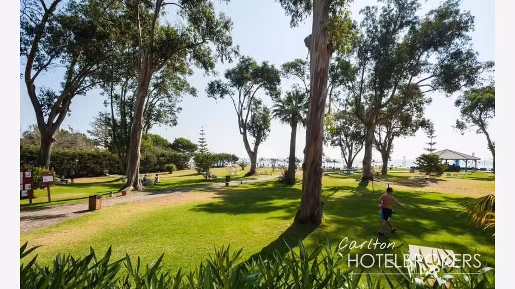 AV hôtel **** restaurant sur une plage de Corse
