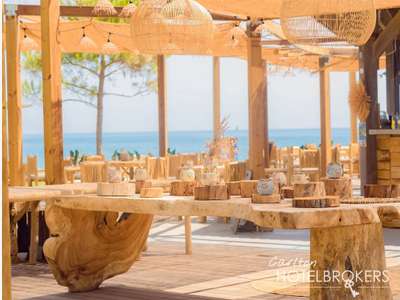 AV hôtel **** restaurant sur une plage de Corse