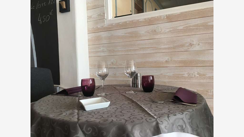 Vente hôtel restaurant sur la Côte de Jade