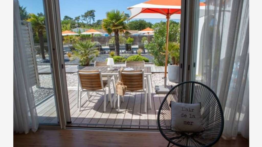 Charente-Maritime (17), A Vendre Murs et Fonds