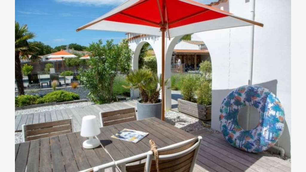 Charente-Maritime (17), A Vendre Murs et Fonds