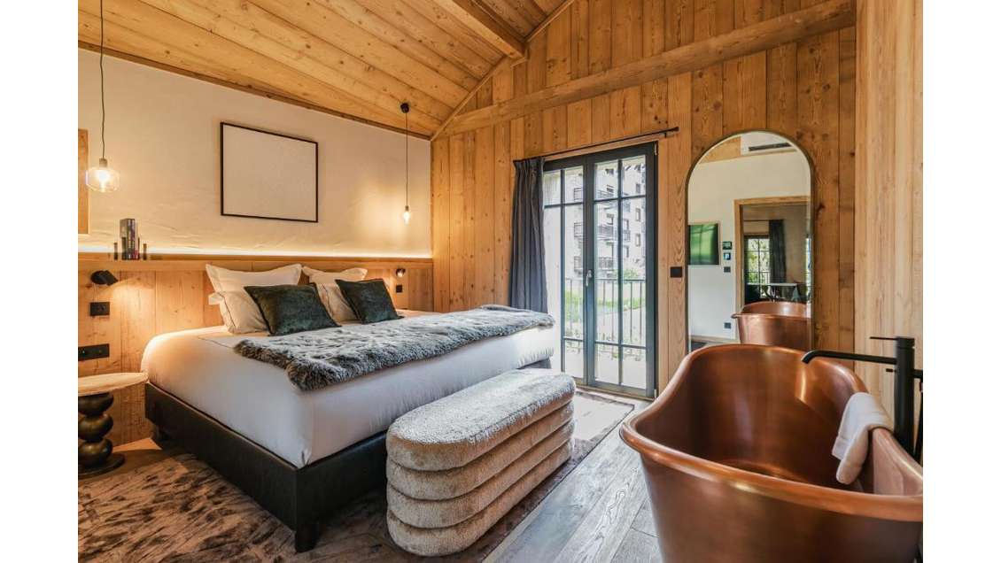 Vente hôtel spa 5 ***** murs & fonds à Megève