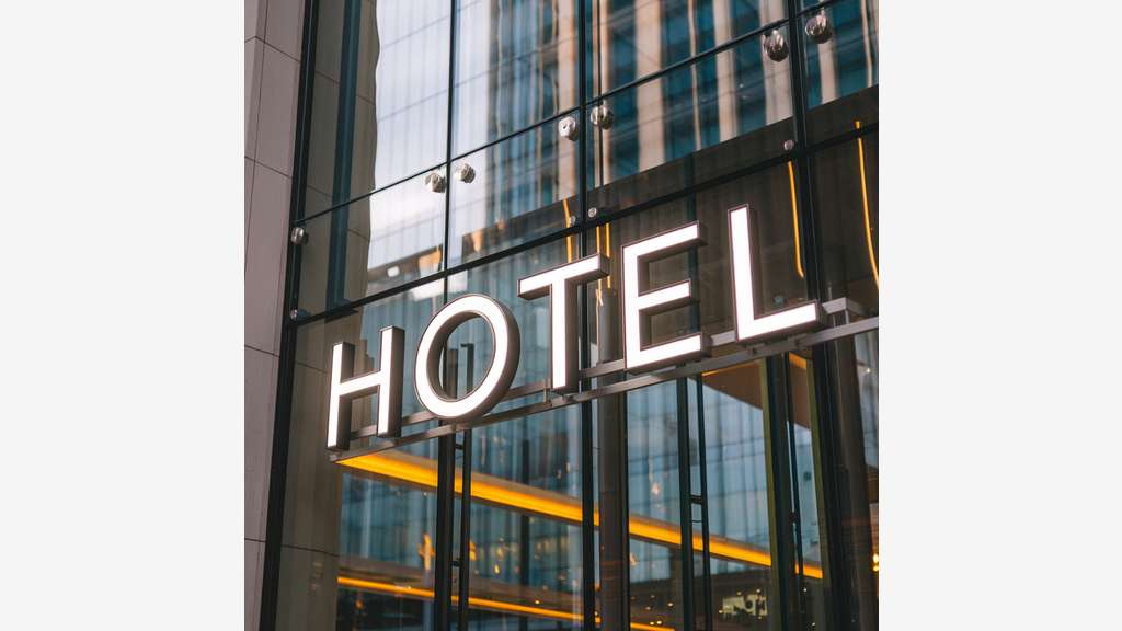 AV hôtel restaurant Murs et fonds axe passant 54