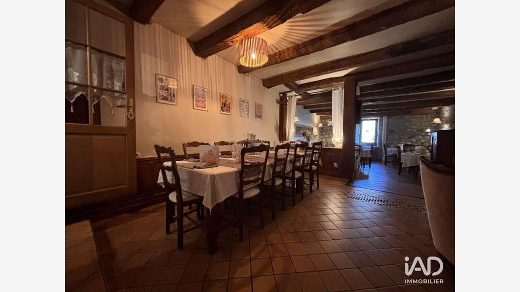 Hotel restaurant à Montpezat-sous-Bauzon
