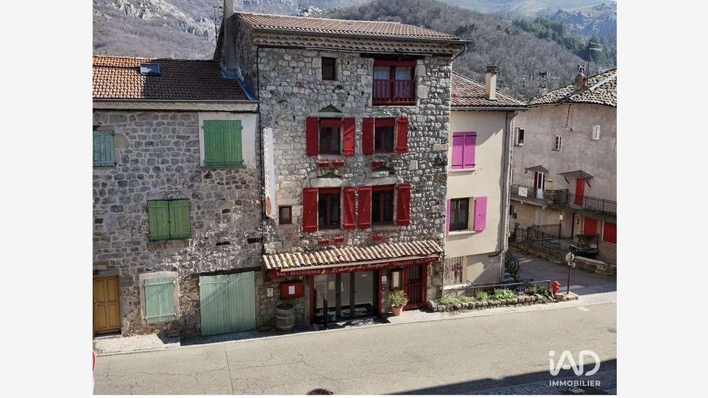 Hotel restaurant à Montpezat-sous-Bauzon
