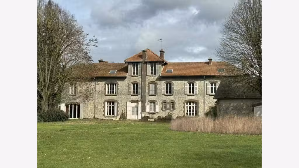 Propriété d'exception à vendre sur Crépy en Valois