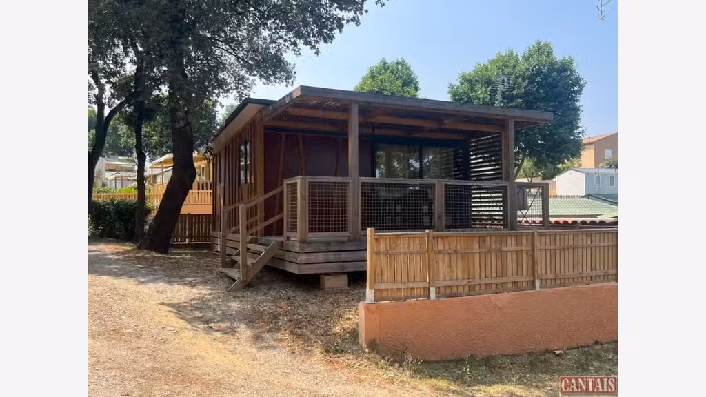 Vente hôtel bureau secteur périurbain en Provence